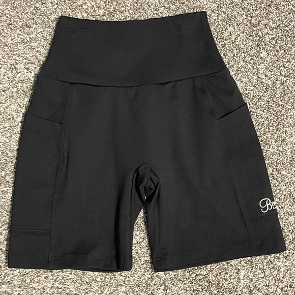 Bombshell Bike Shorts with Pockets - Picture 1 of 10